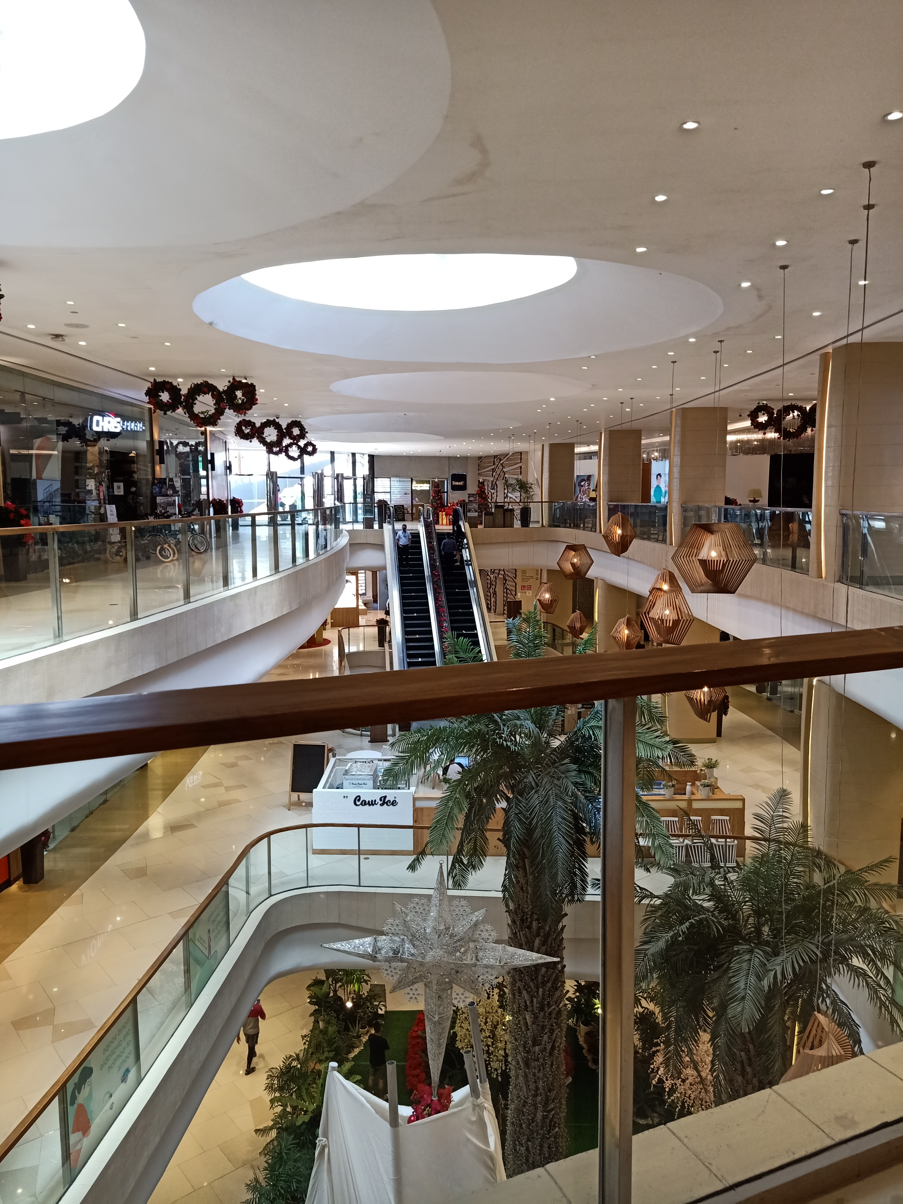 Uptown Mall Shopping Mall in 9th Ave - Photo 1
